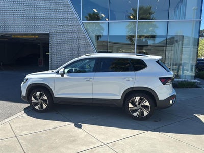 2025 Volkswagen Taos SE