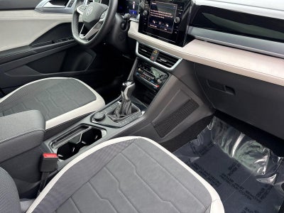 2025 Volkswagen Taos SE