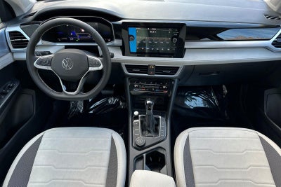 2026 Volkswagen Taos SE