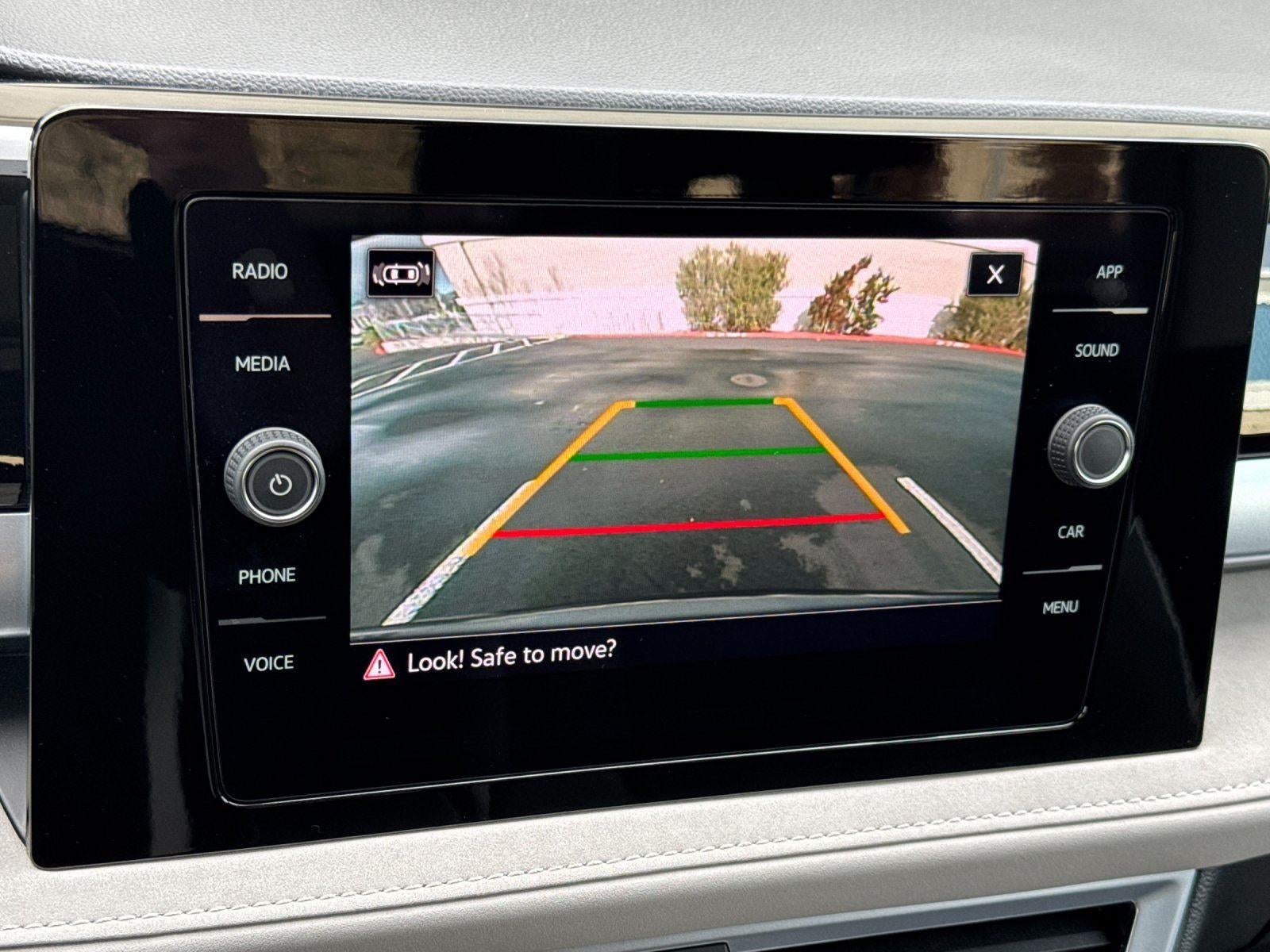 2025 Volkswagen Taos SE