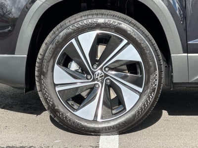 2025 Volkswagen Taos SE