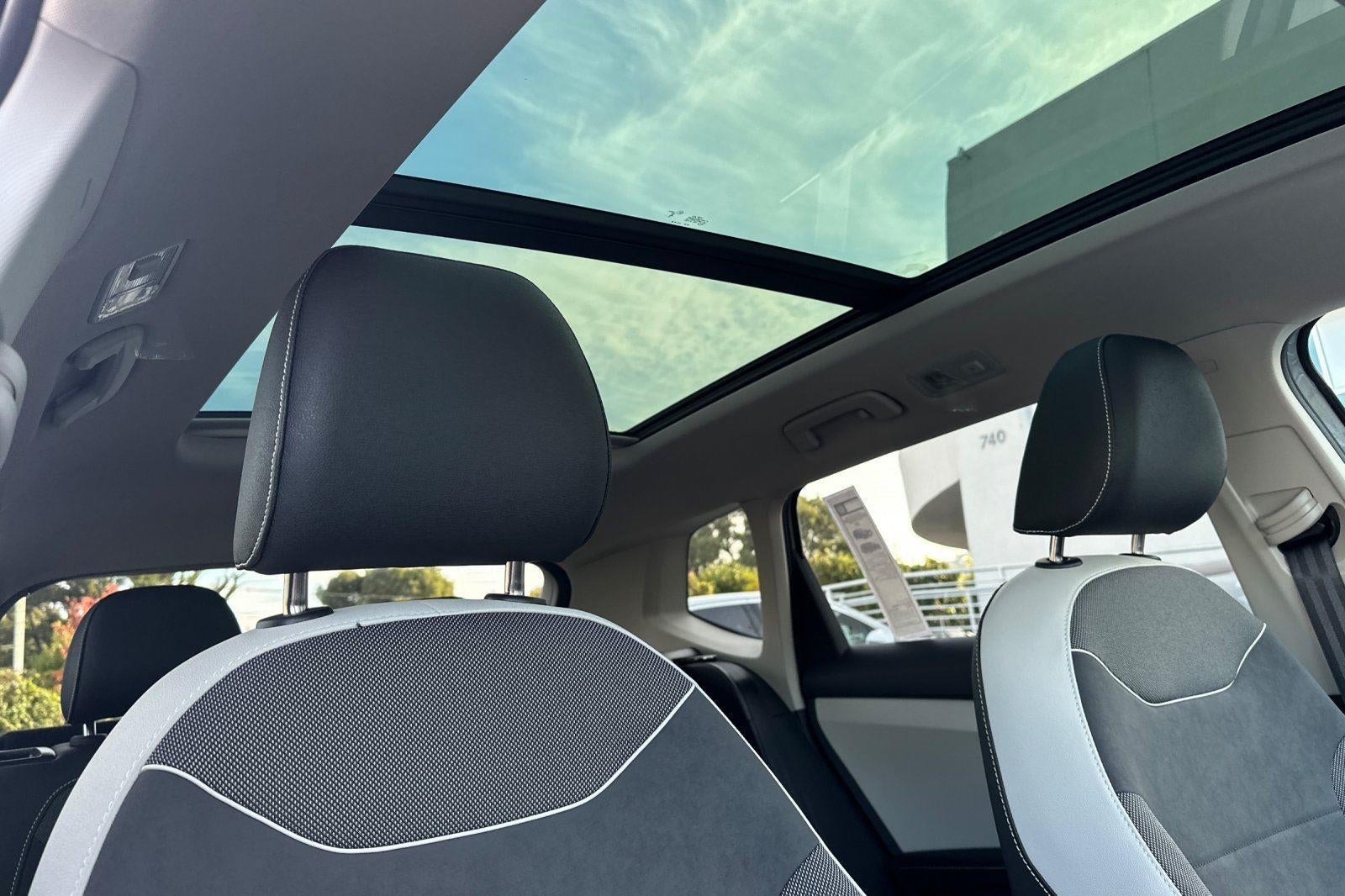 2026 Volkswagen Taos SE