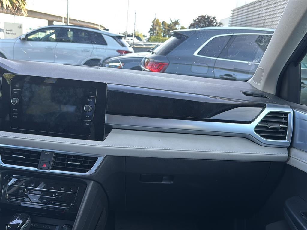 2025 Volkswagen Taos SE