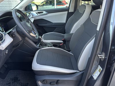 2025 Volkswagen Taos SE