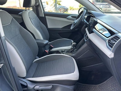 2025 Volkswagen Taos SE