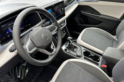 2026 Volkswagen Taos SE