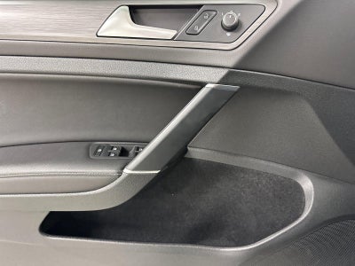 2018 Volkswagen Golf SportWagen SE