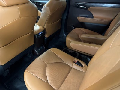 2022 Toyota Highlander Platinum