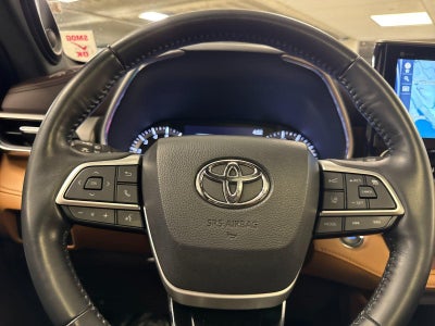 2022 Toyota Highlander Platinum