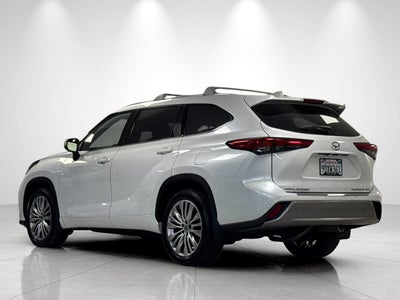 2022 Toyota Highlander Platinum