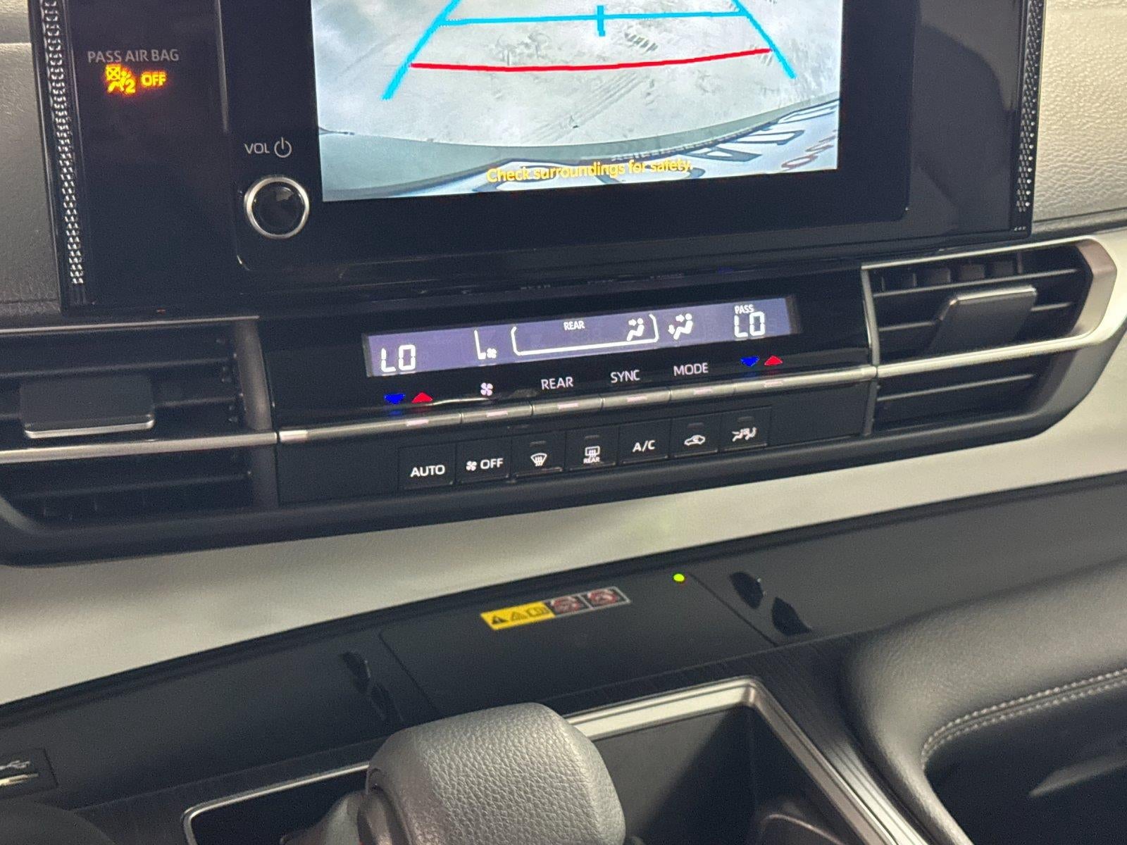 2025 Toyota Sienna LE 8-Passenger
