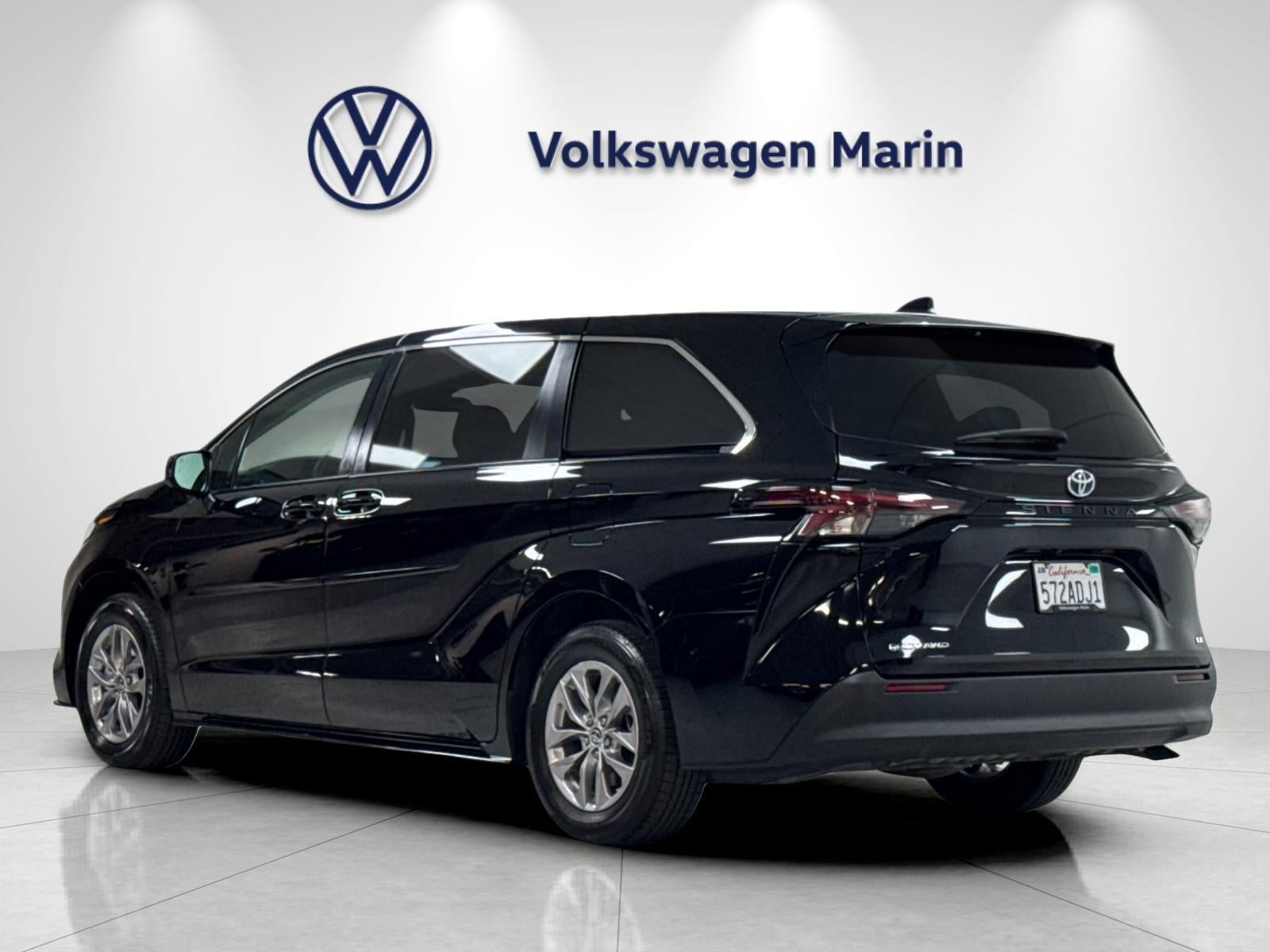 2025 Toyota Sienna LE 8-Passenger