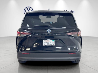 2025 Toyota Sienna LE 8-Passenger