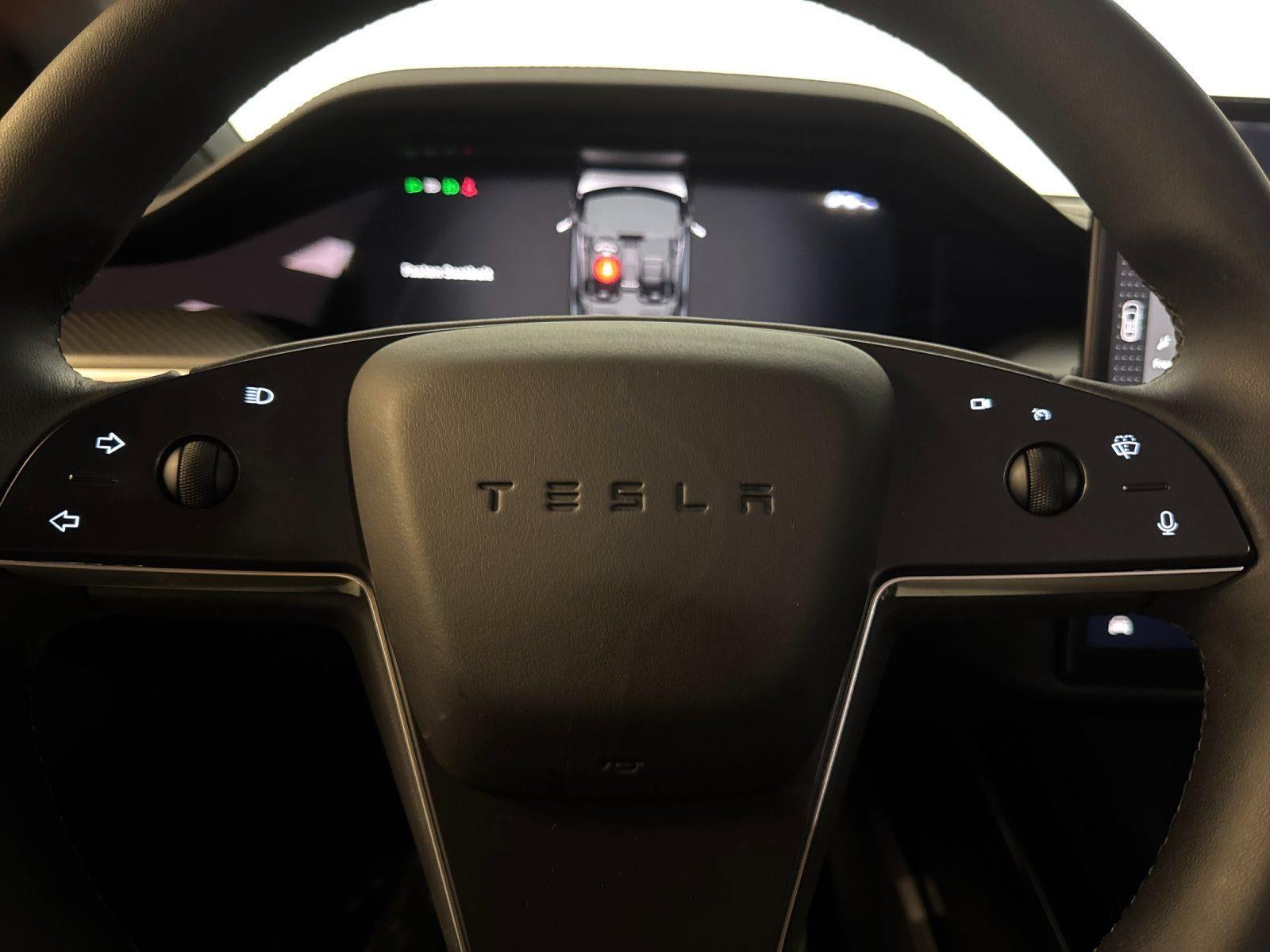 2024 Tesla Model X Plaid