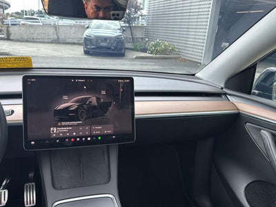 2024 Tesla Model Y Performance