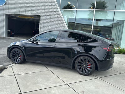 2024 Tesla Model Y Performance