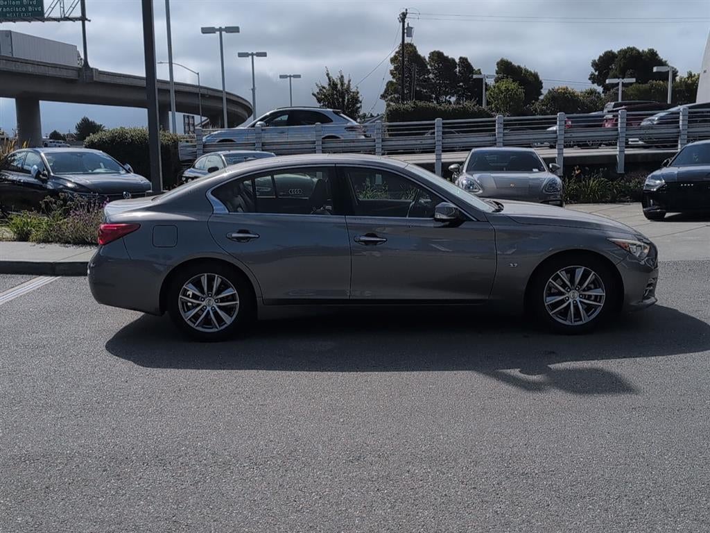 2015 INFINITI Q50 Premium