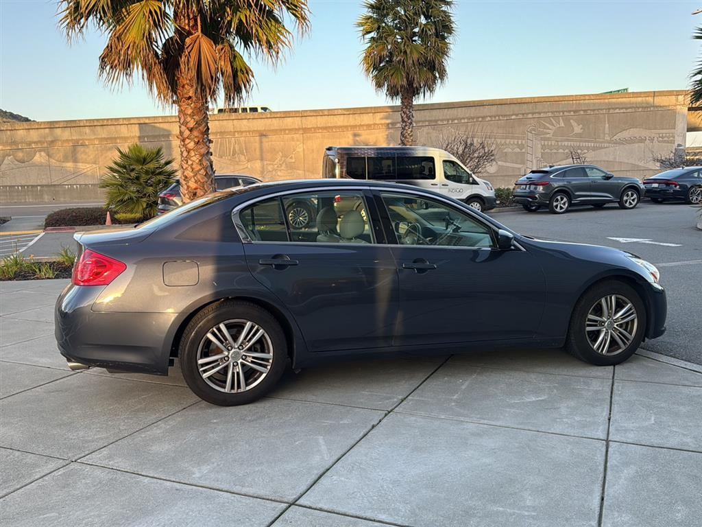 2012 INFINITI G25 Sedan Journey