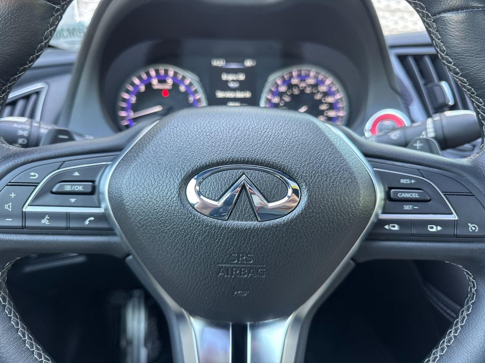 2017 INFINITI Q60 Sport