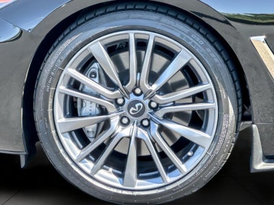 2017 INFINITI Q60 Sport