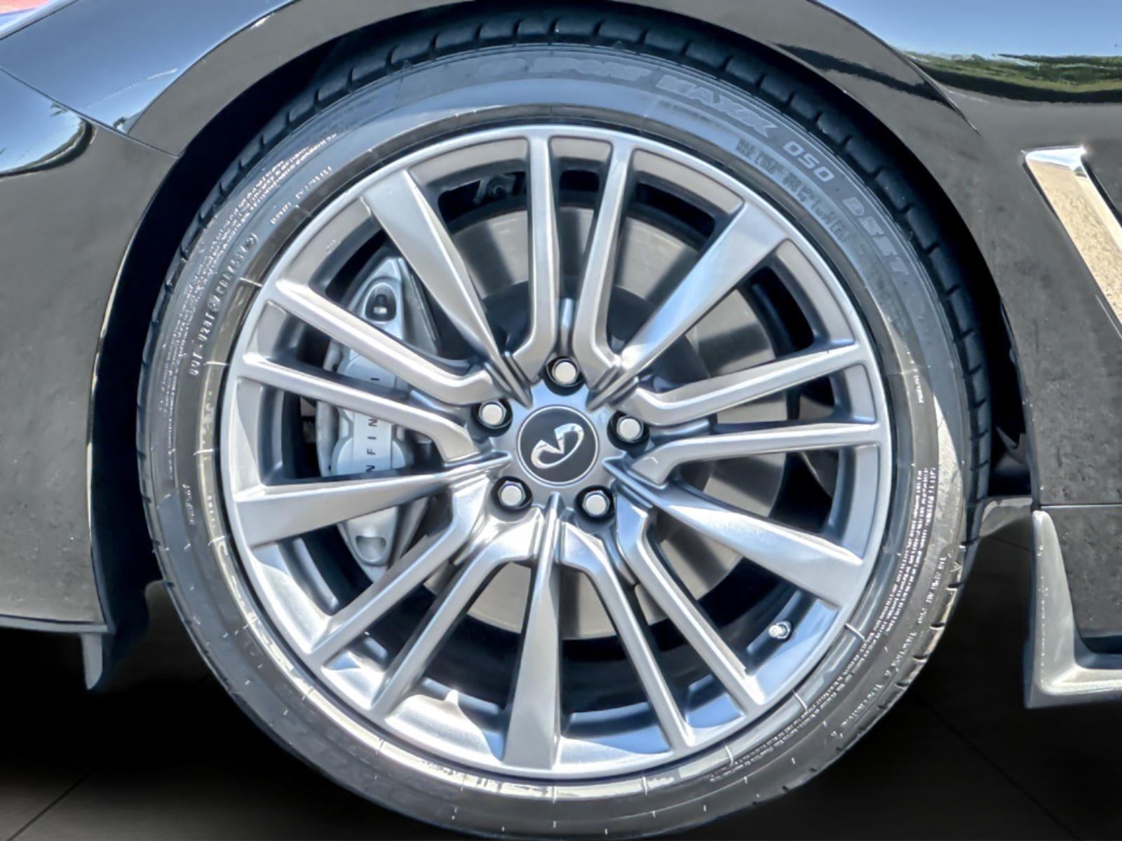 2017 INFINITI Q60 Sport