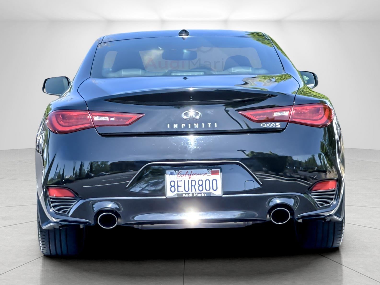 2017 INFINITI Q60 Sport