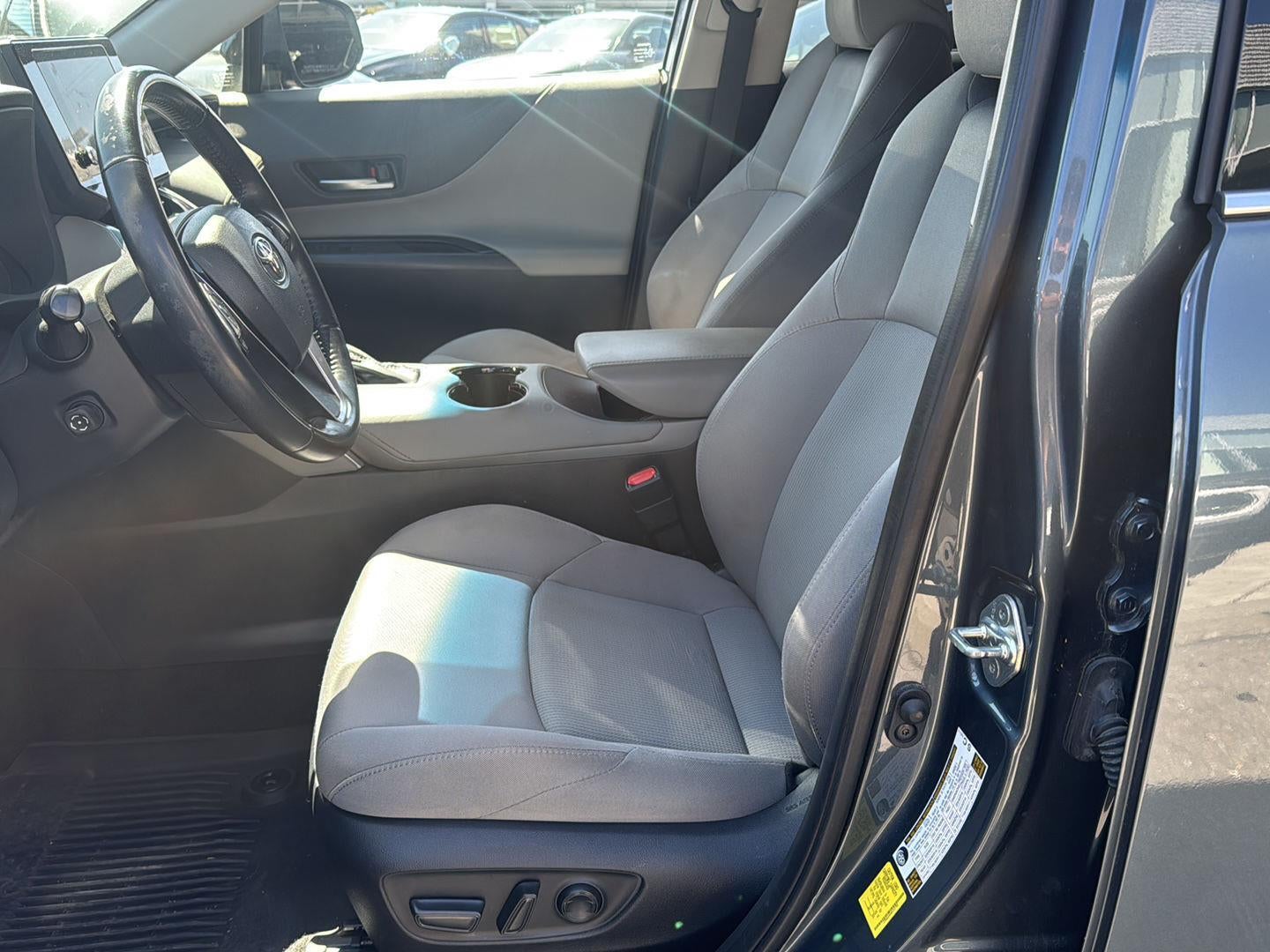 2023 Toyota Venza LE