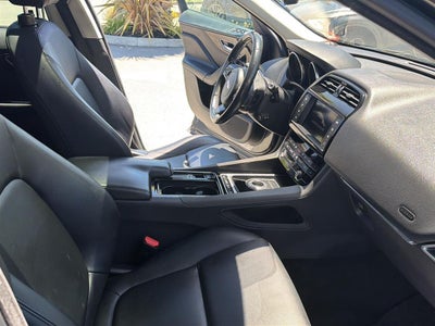 2018 Jaguar F-PACE 25t Premium