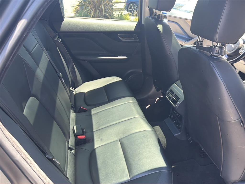 2018 Jaguar F-PACE 25t Premium