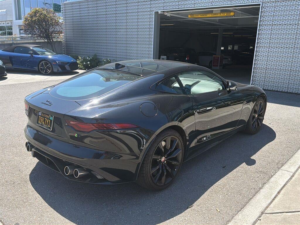 2021 Jaguar F-TYPE R