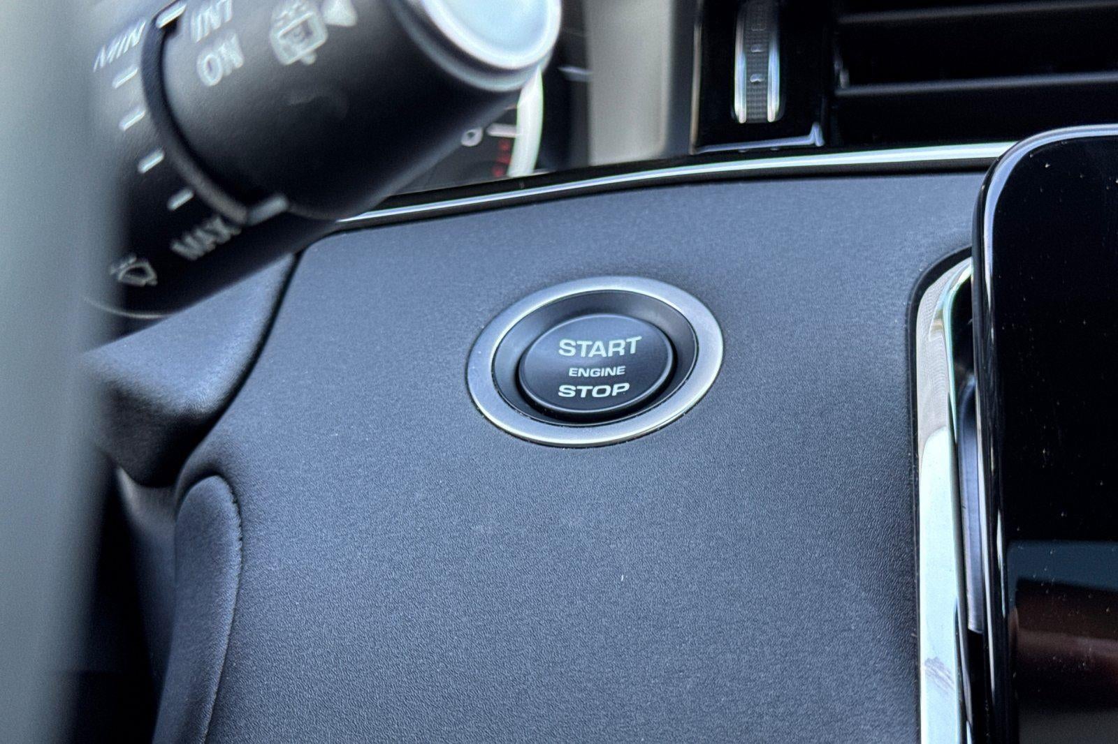 2023 Land Rover Range Rover Evoque R-Dynamic SE