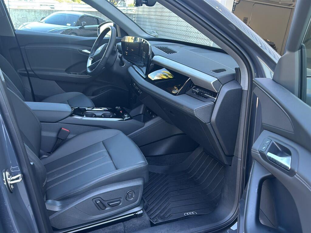 2025 Audi Q6 e-tron Premium