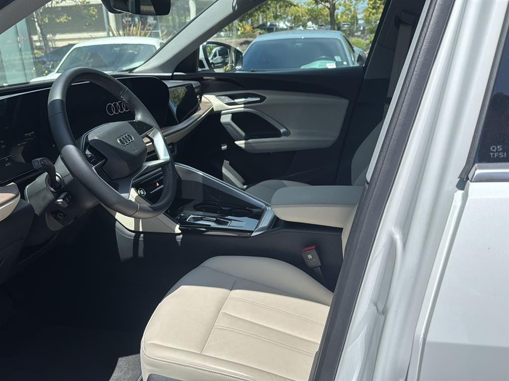 2025 Audi Q5 Premium