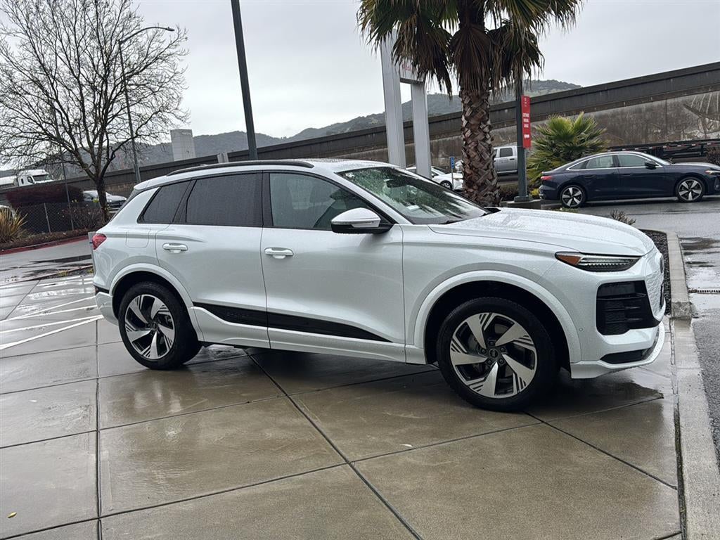 2025 Audi Q6 e-tron Premium Plus