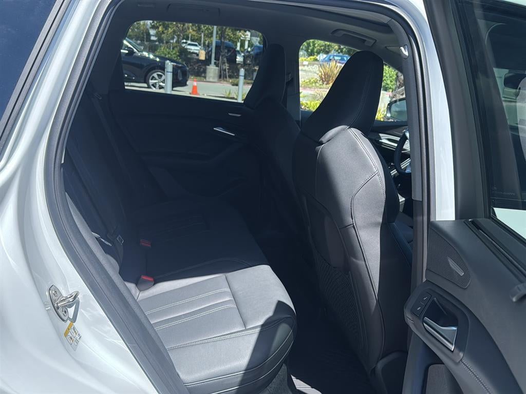 2025 Audi Q6 e-tron Premium Plus