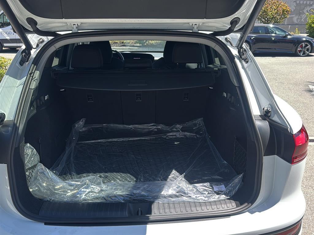 2025 Audi Q6 e-tron Premium Plus