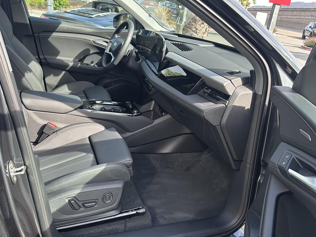 2025 Audi Q6 e-tron Premium Plus