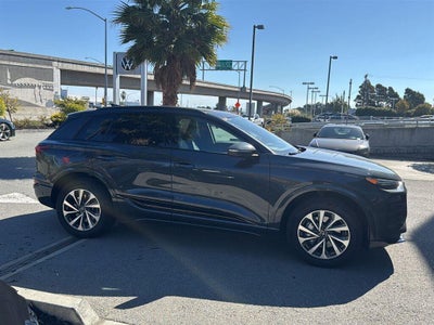 2025 Audi Q6 e-tron Premium Plus