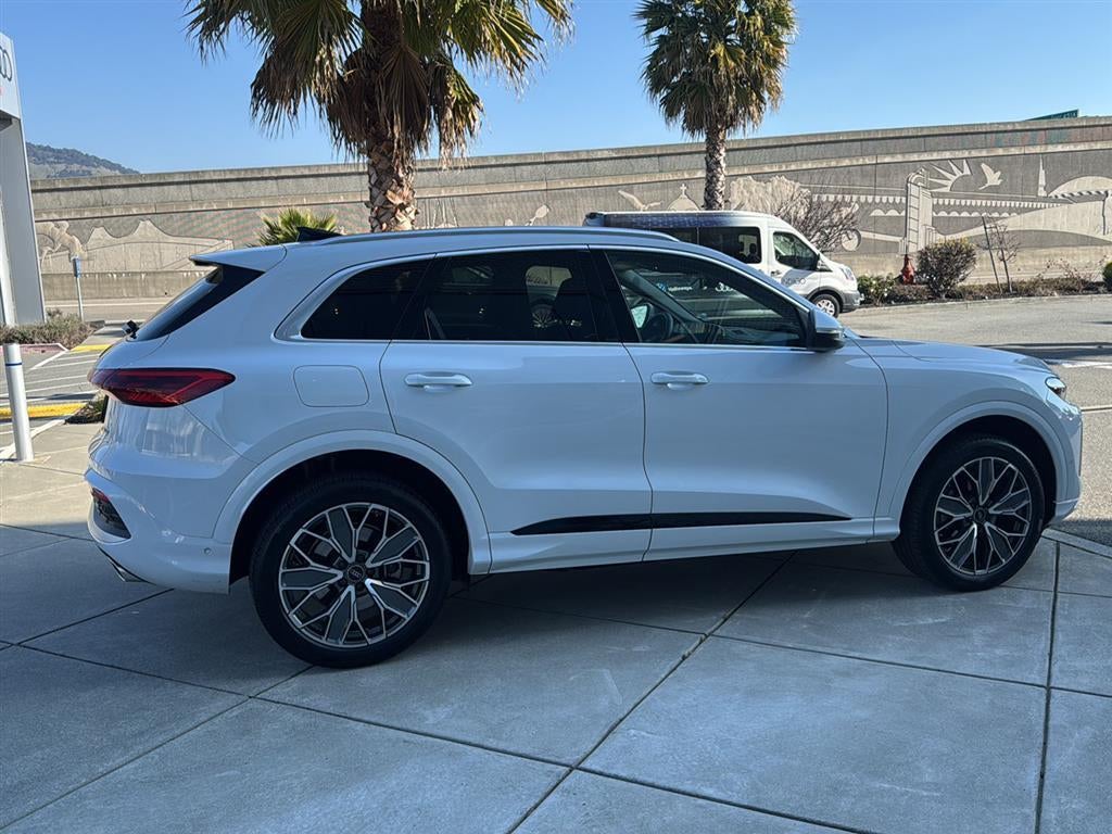 2025 Audi Q5 Premium Plus