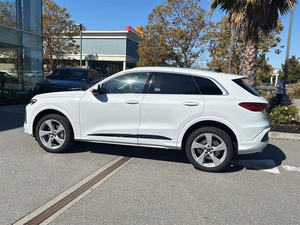 2025 Audi Q5 Premium Plus