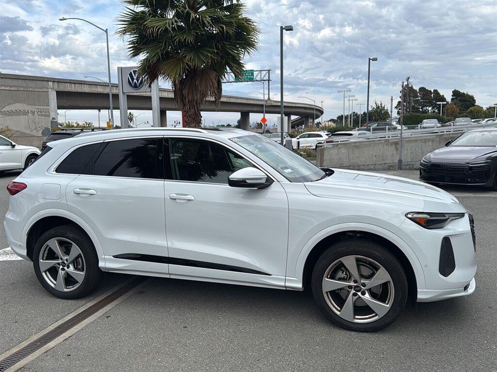 2025 Audi Q5 Premium Plus