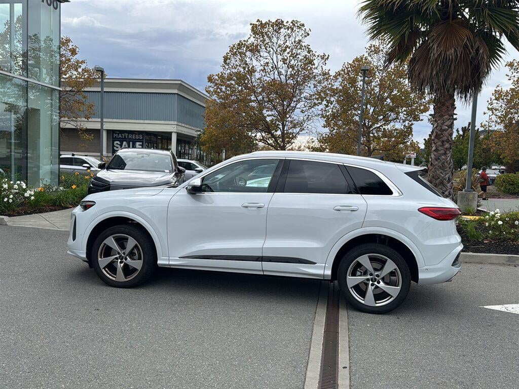 2025 Audi Q5 Premium Plus