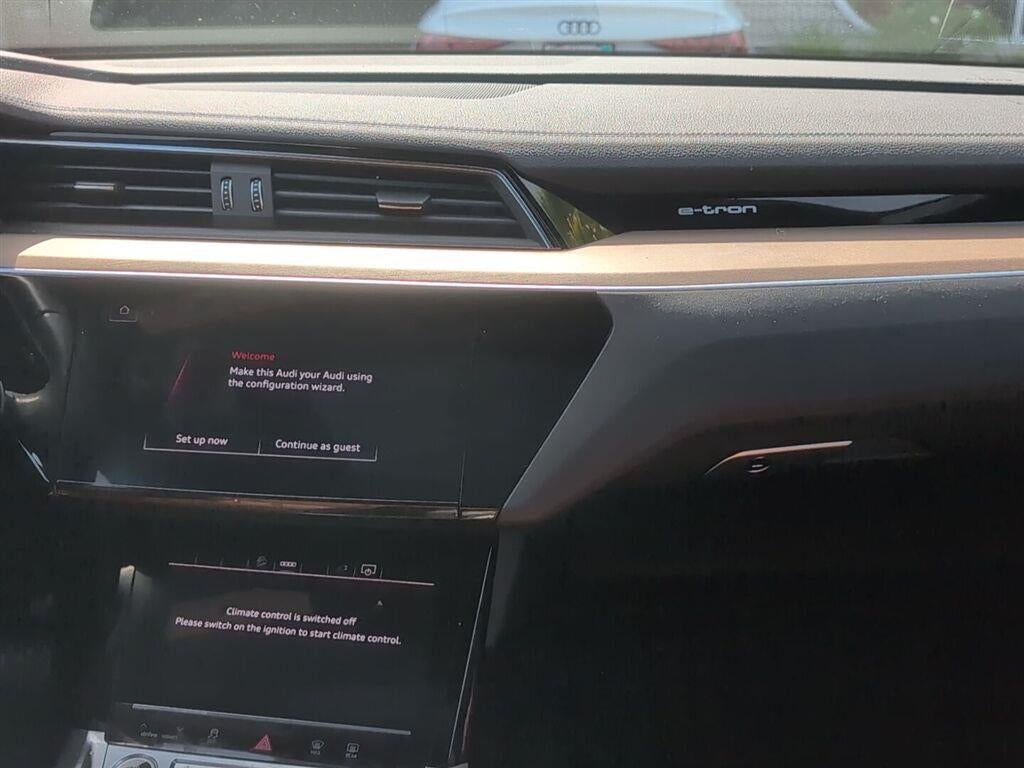 2024 Audi Q8 e-tron Premium Plus