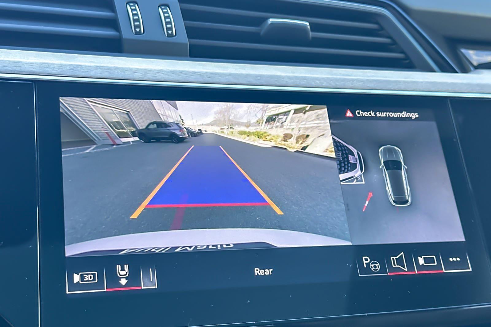 2024 Audi Q8 e-tron Prestige