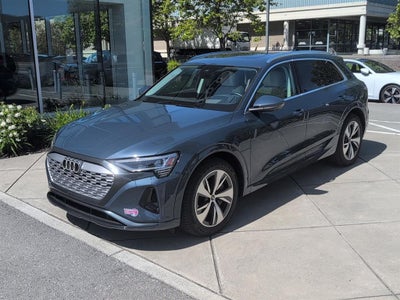 2024 Audi Q8 e-tron Prestige