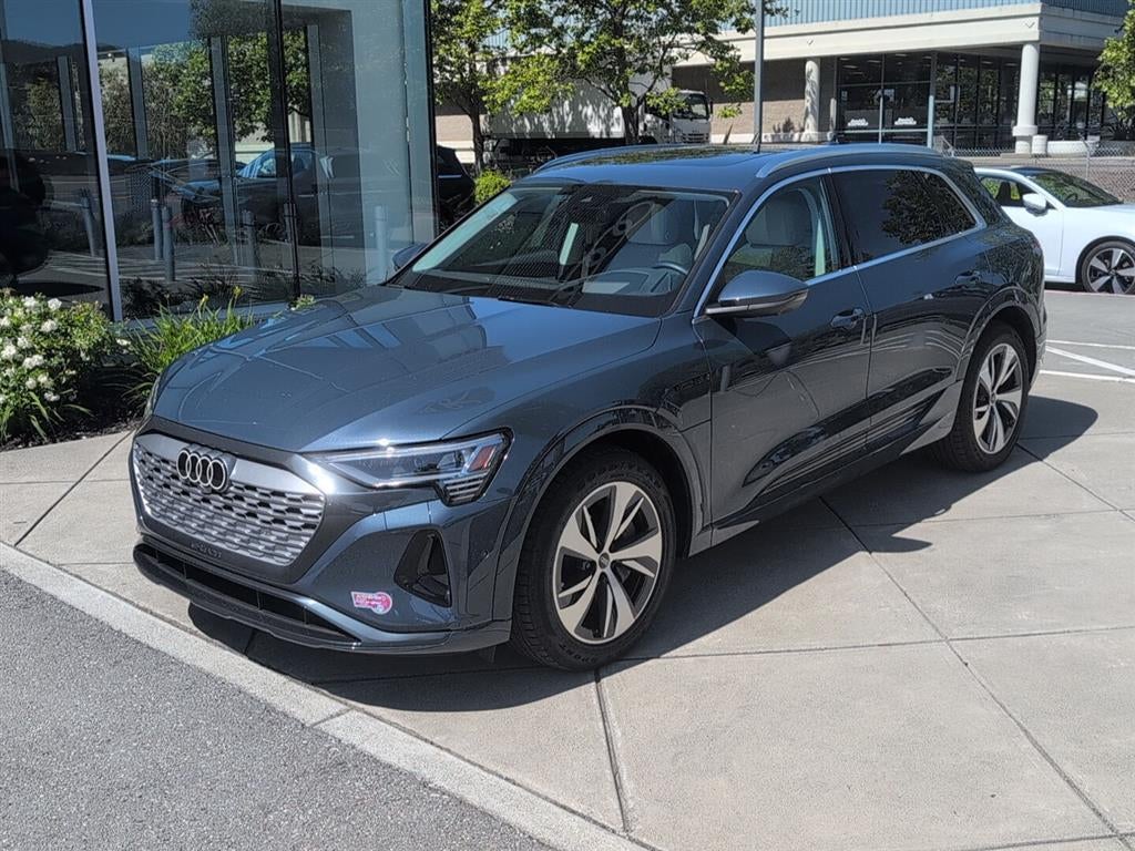 2024 Audi Q8 e-tron Prestige