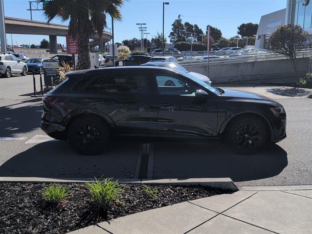 2024 Audi Q8 e-tron Prestige