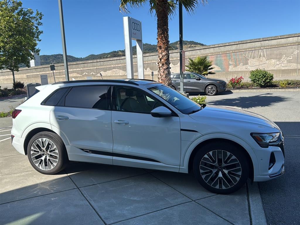 2024 Audi Q8 e-tron Prestige
