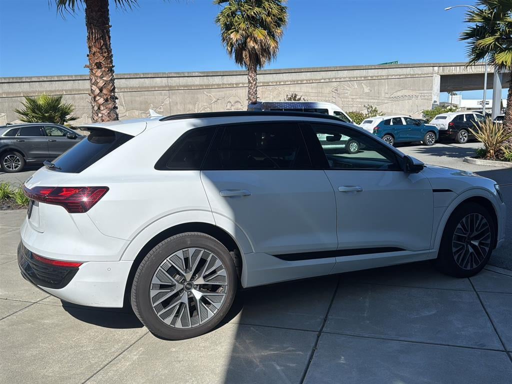 2024 Audi Q8 e-tron Prestige