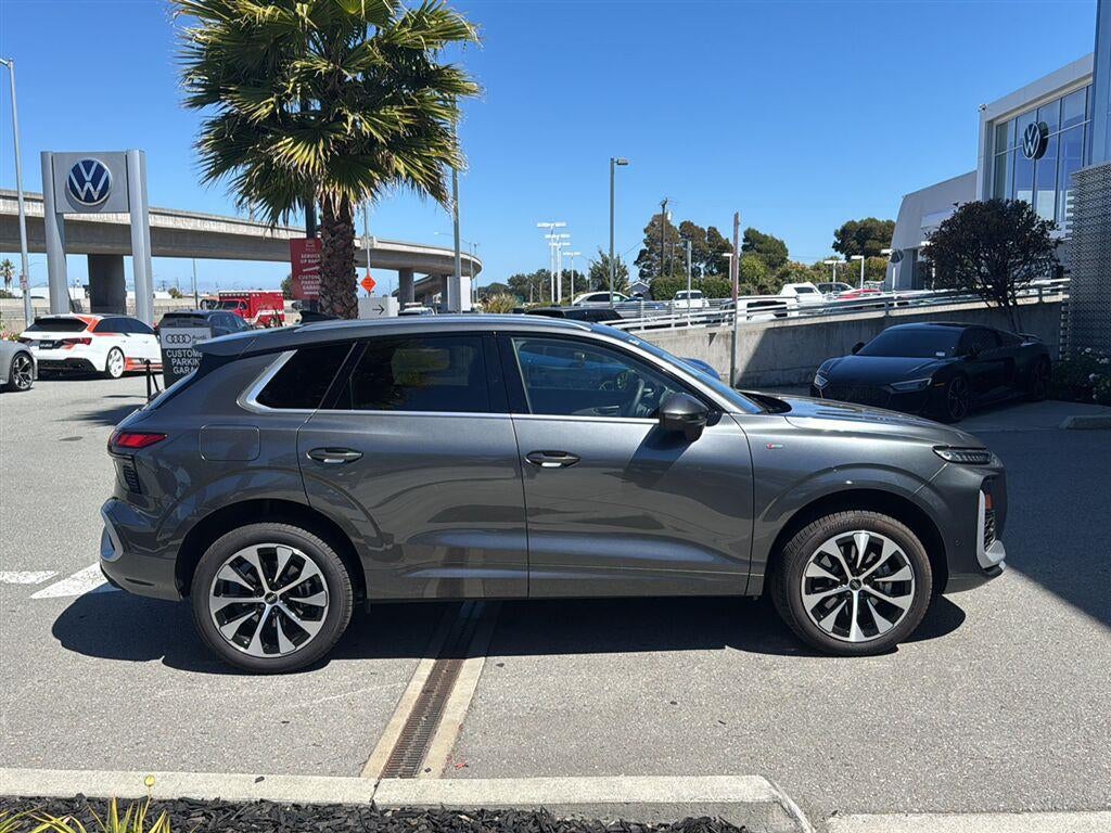 2026 Audi Q3 S line